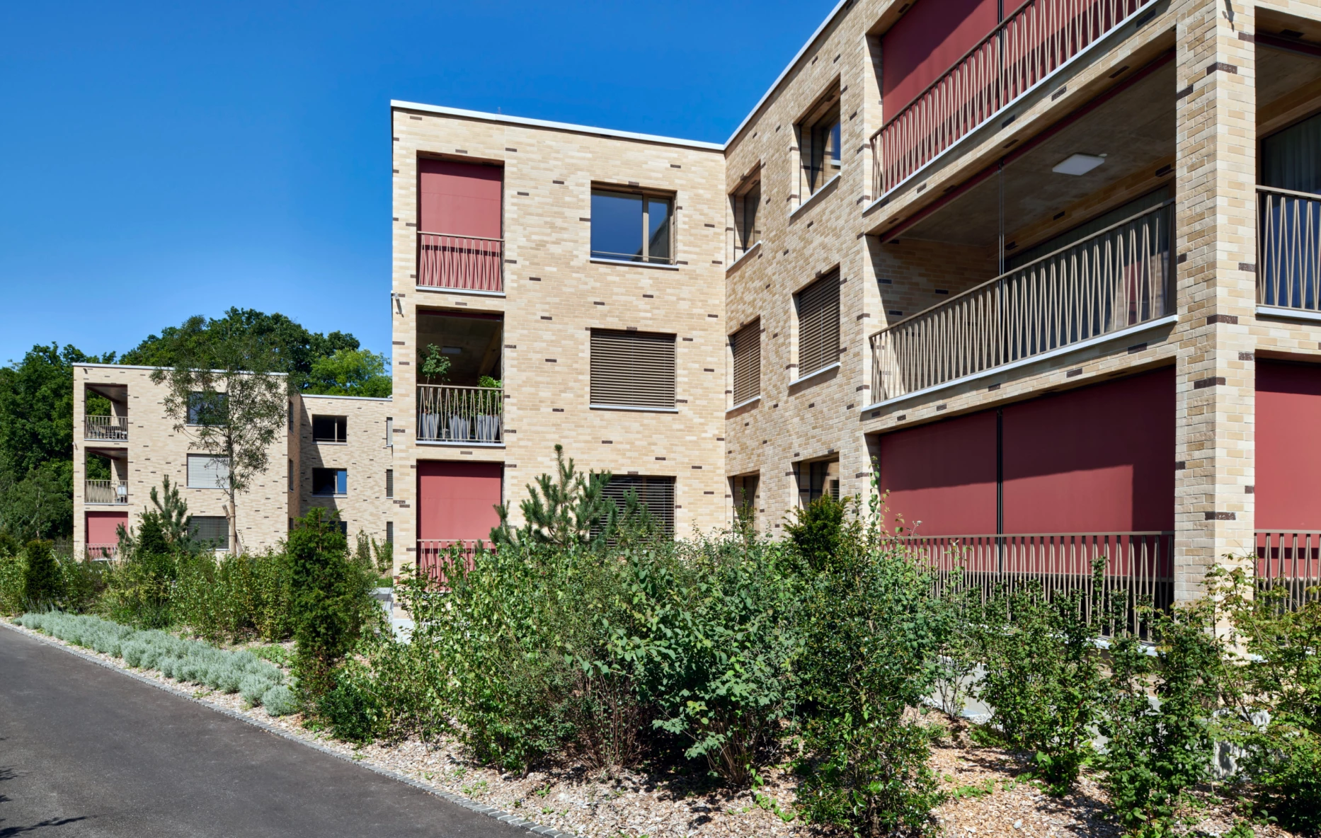 Construction of 3 brick flat blocks in Bellevue, Geneva, corpus architecture urbanisme